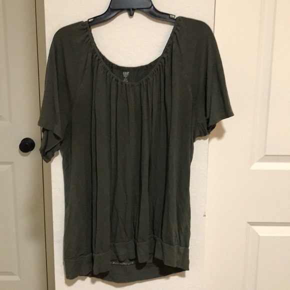 Olive green Light weight top. - Picture 1 of 1